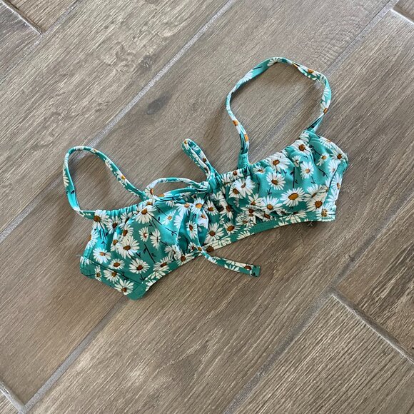 Xhilaration Other - Popping Up Daisies Bikini Top